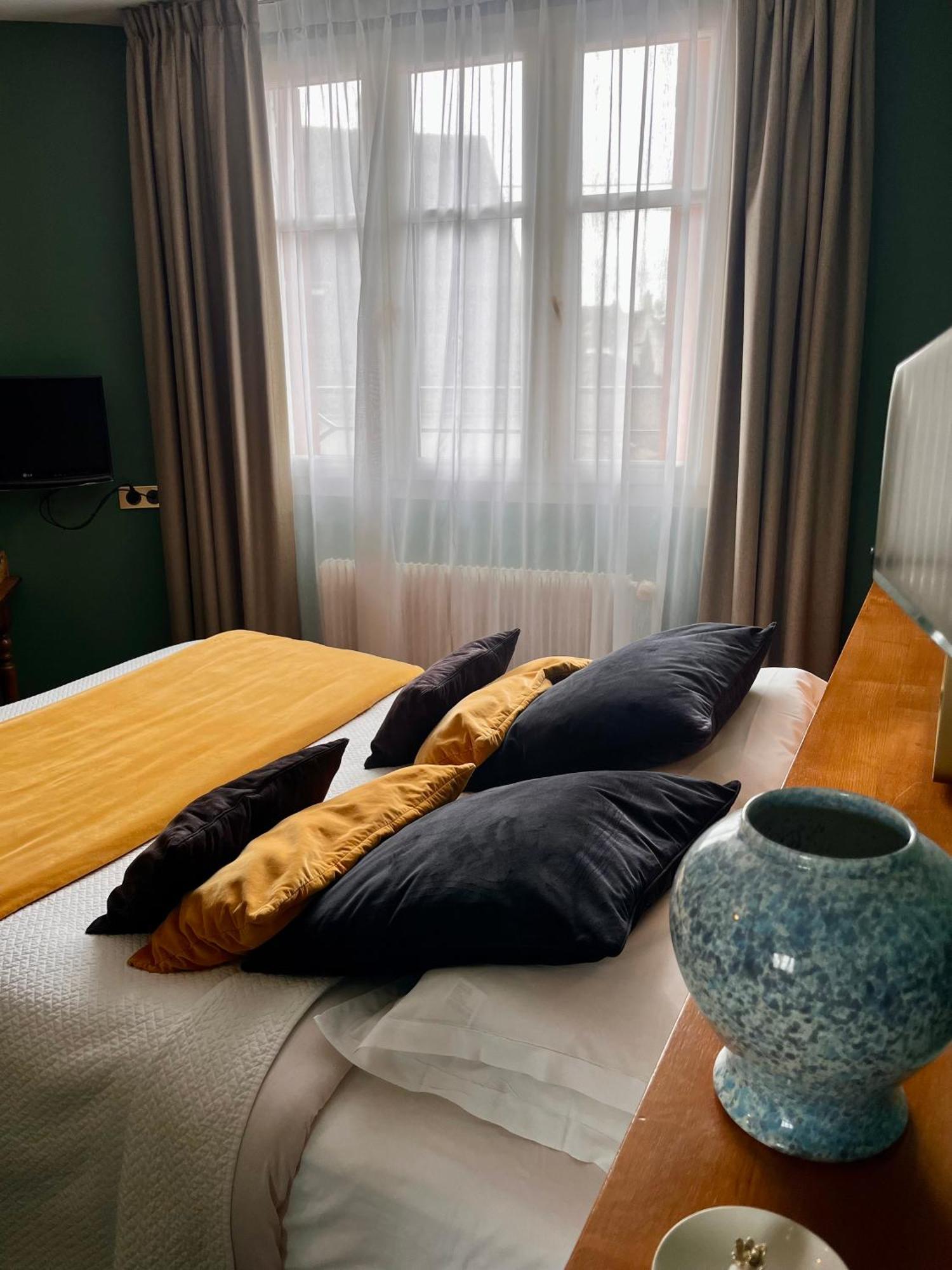 Le Temeraire Hotel Charolles Esterno foto
