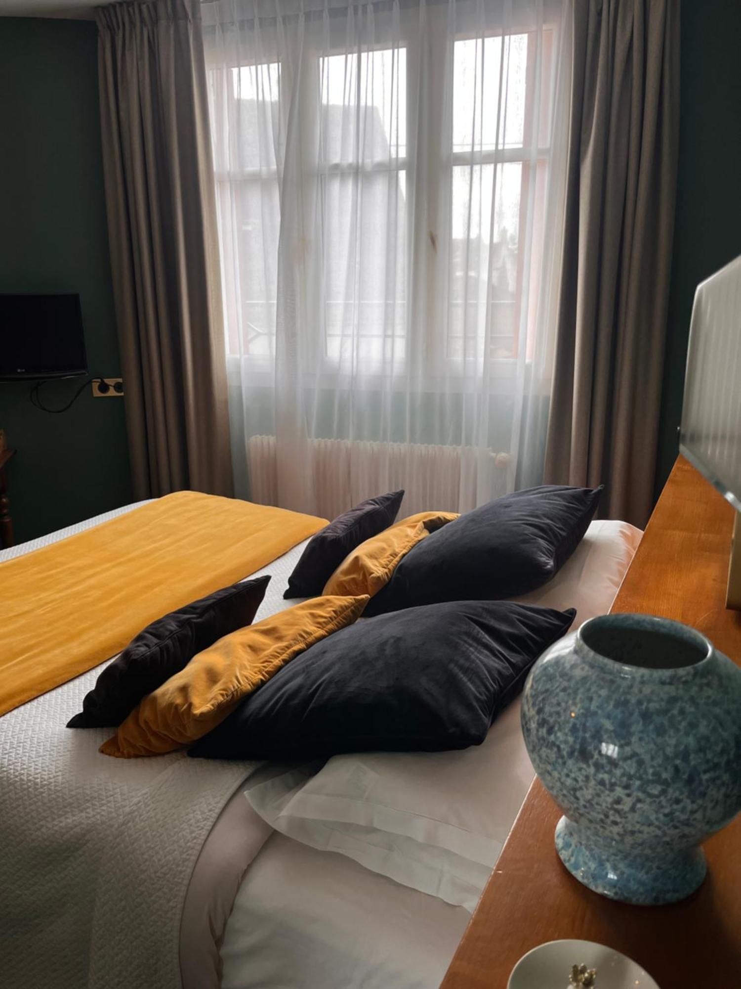 Le Temeraire Hotel Charolles Esterno foto