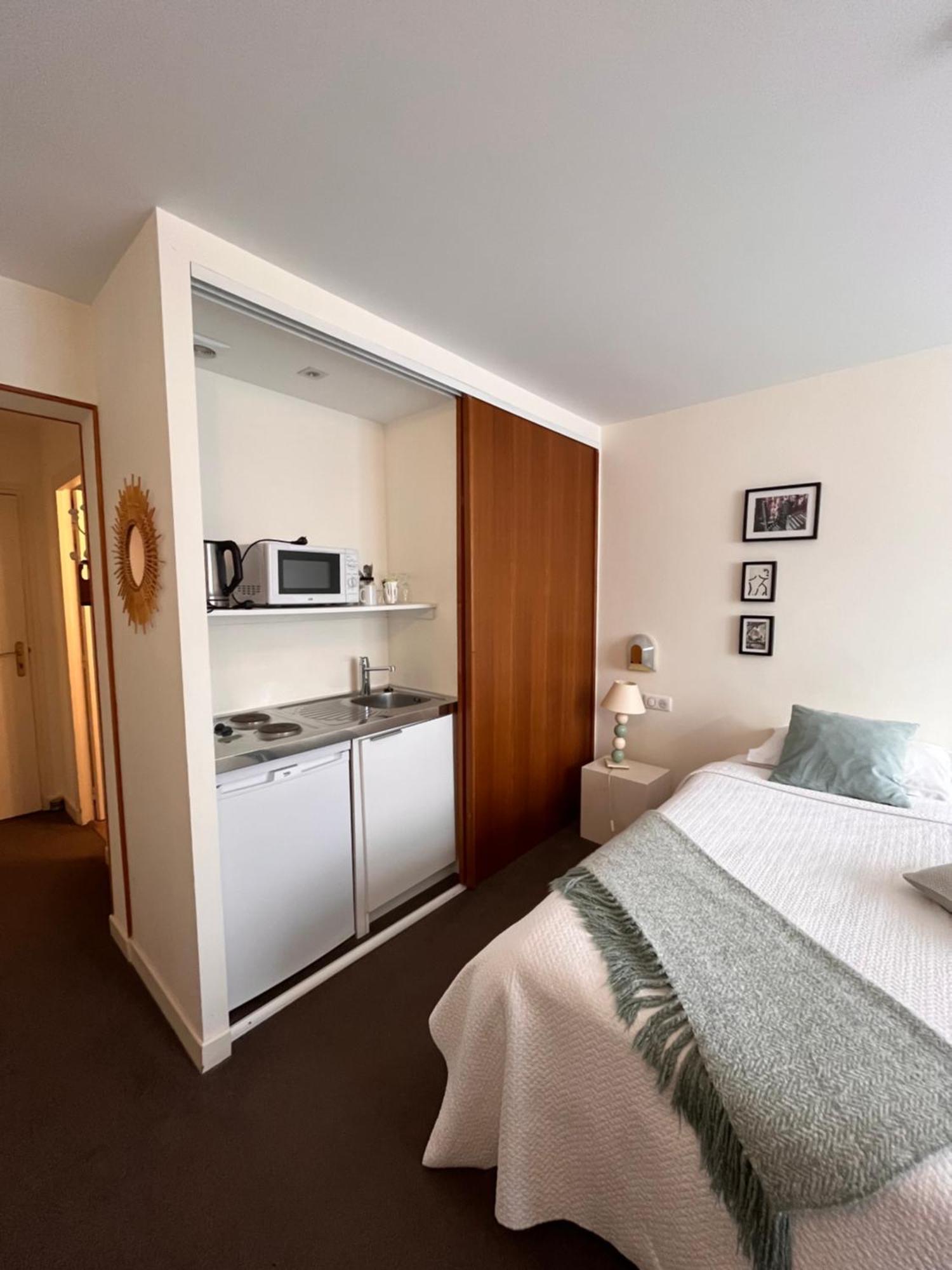 Le Temeraire Hotel Charolles Esterno foto