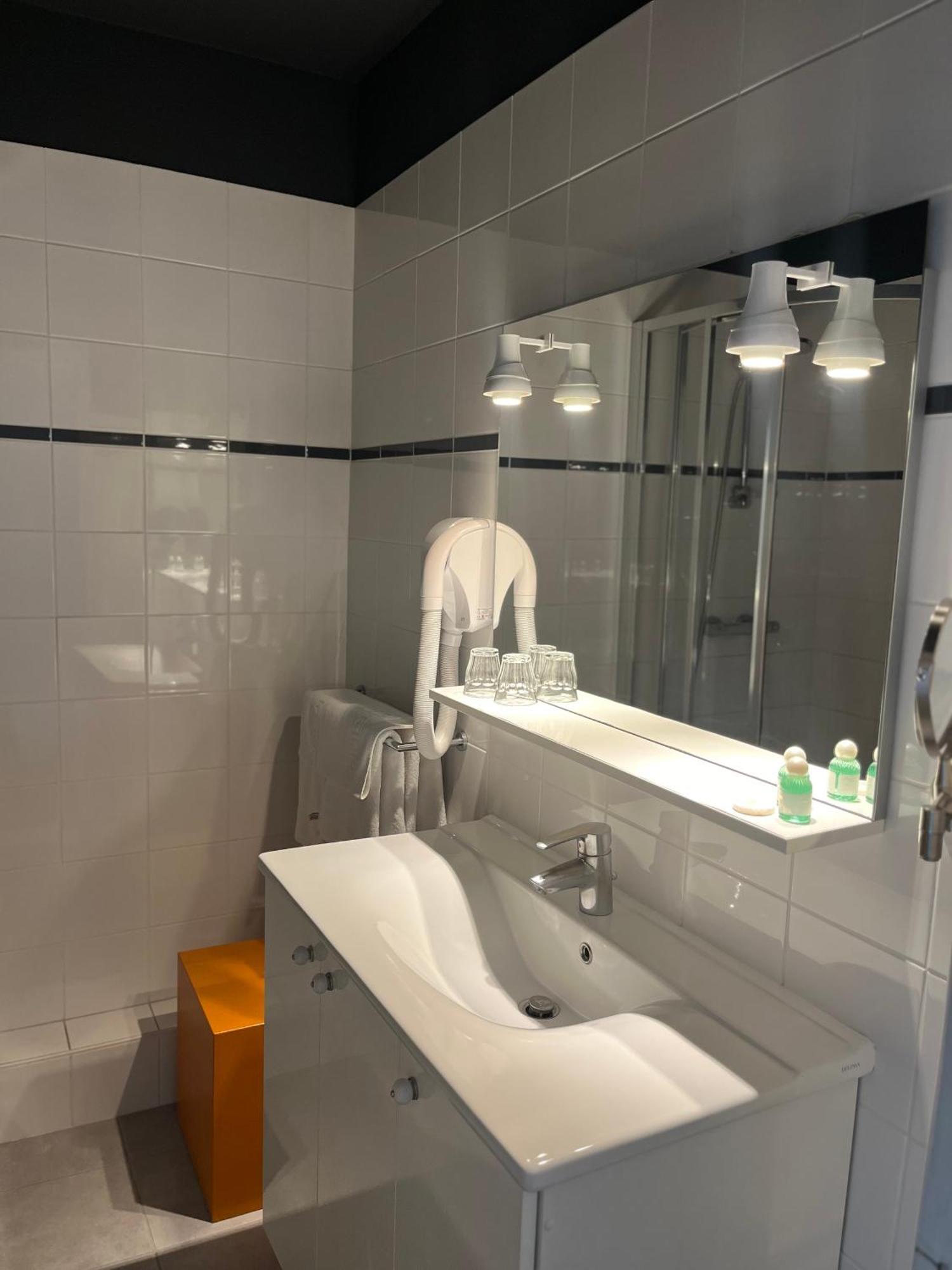 Le Temeraire Hotel Charolles Esterno foto